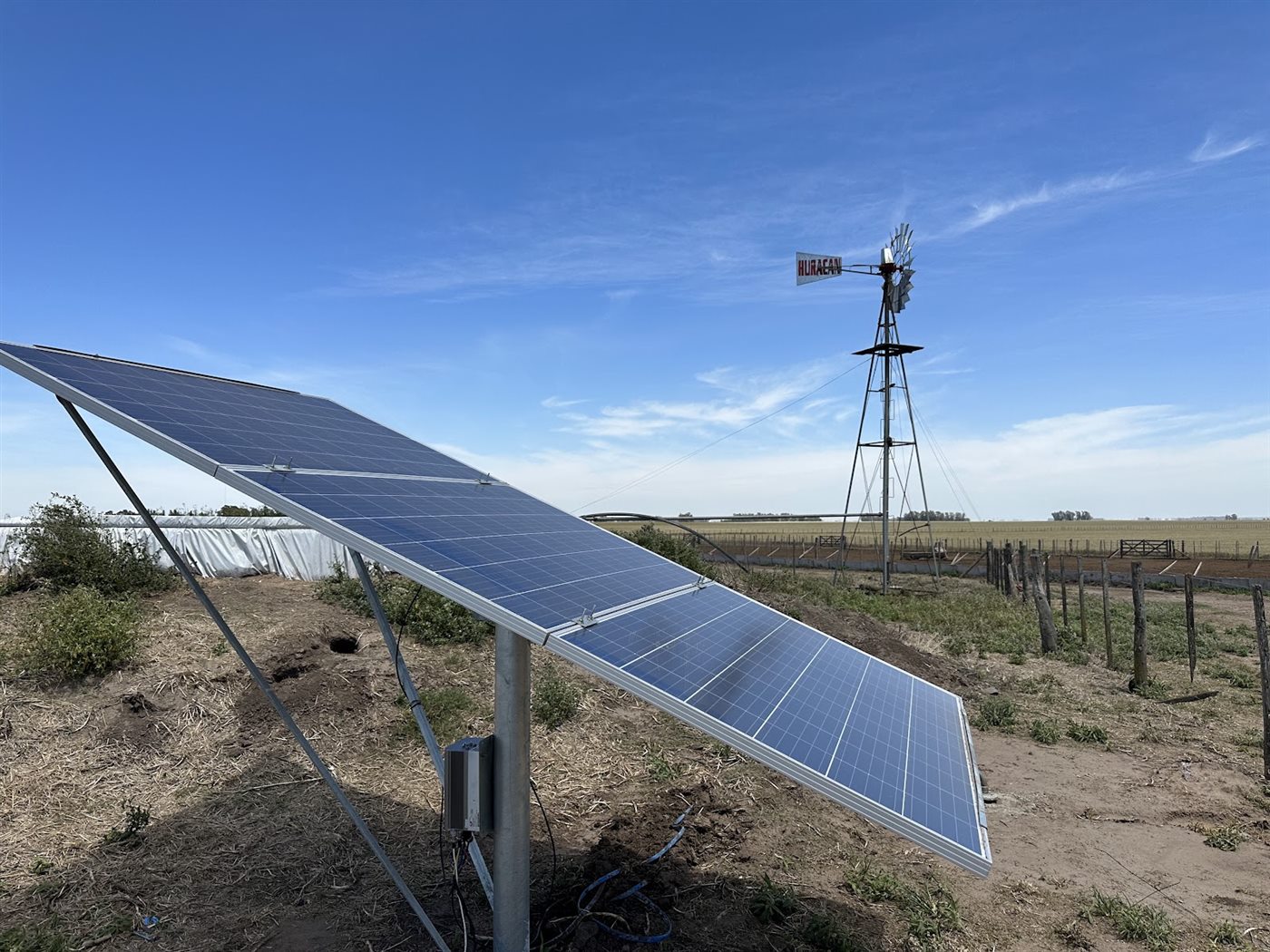 Bomba solar Hurricane instalada en el campo